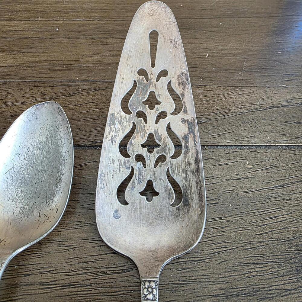 National Silver Co King Edward 3pc Silver-plated Flatware Cake Server & 2 Spoons - Picture 2 of 10